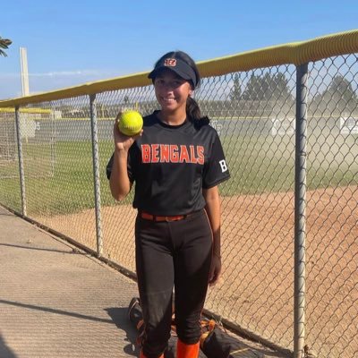 BSC Bengals Nichols 2025 | pitcher/ OF Valencia High School Varisty softball | Height 5”4 | ✝️🧡🥎ckearns@att.net