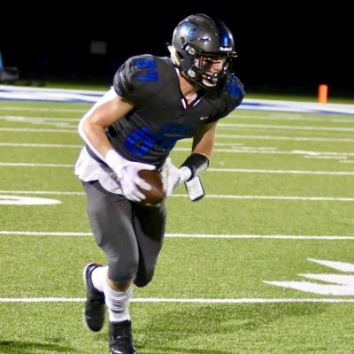 KLC ‘23 | TE/WR #89 | 6’2” | 210 lbs. | Al Toon Award Finalist | 3.96 GPA | https://t.co/mNxeXk5ffx