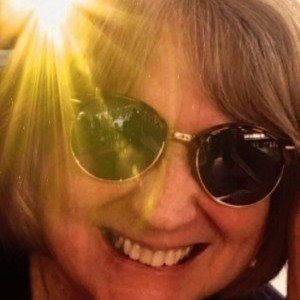 carolyn_defiore's profile picture. 