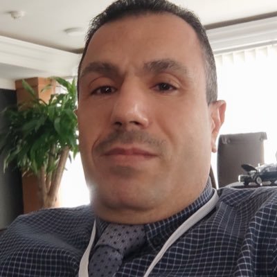 لا الظالم يتخلى عن ظلمه ولا الخائن يتخلي عن خيانته يكفي ان نسير على الطريق المستقيم
