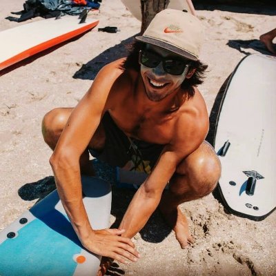 Lo lógico es intentar mantener un equilibrio y todos aspiramos de una forma u otra a encontrarlo, llega un momento en el que toda tu vida gira en torno al surf