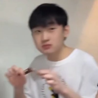 03d09a20n05's profile picture. :v