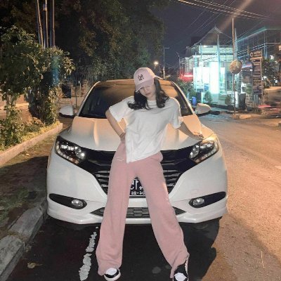 Unknowngirl180_'s profile picture. 