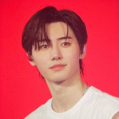 telayzing's profile picture. 