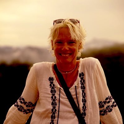 yvonnereuter_'s profile picture. 