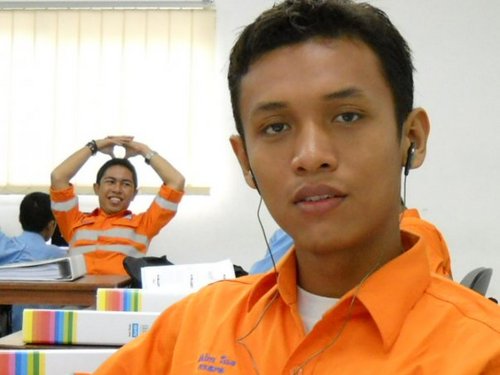 AkimTompul's profile picture. I'm a simple Batax Boy  :)