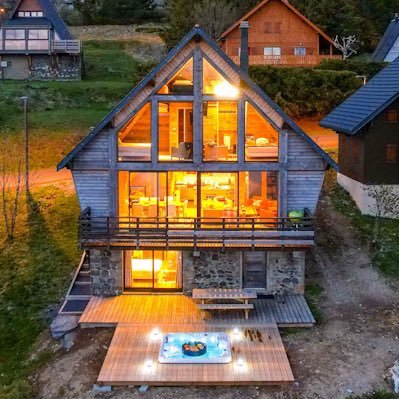 Chalet l’Anorak Super Besse 10/12 personnes avec spa et magnifique vue sur le Massif du Sancy. Location a la semaine, Découvrez le Massif du Sancy