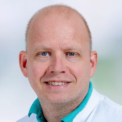 Board-certified internist/medical oncologist and tenure track adjunct professor at University Medical Center Groningen.