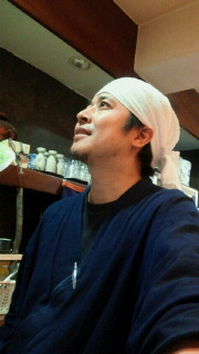 広島の旨い日本酒を中心に、全国各地の熱い想いのこもった日本酒と、こだわりの串焼きの居酒屋をやっております。日本酒万歳！！