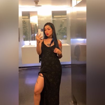 Vanessa_Riko_'s profile picture. perfectly imperfect 🐉