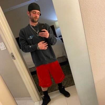 ShaytonSupinger's profile picture. GAMER/STREAMER https://t.co/J6KlcMSG9e TWITTER @KLOWDZZZTTV