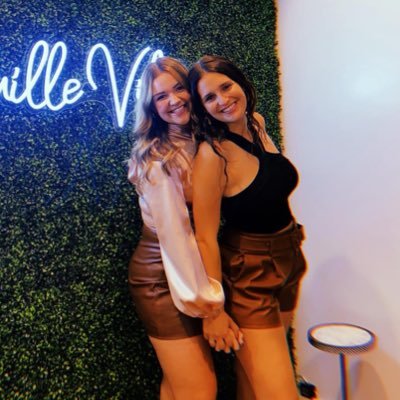 I'm that one girl with the loud laugh / UNI Alum / ΑΔΠ