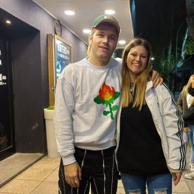 Cuando pierda mi rumbo,yo sé que ella está💖 28/09
Si lo siento no tengo que ver para creer☄20/01