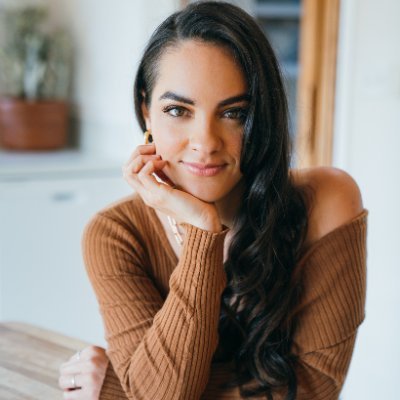 vickylizette's profile picture. 
