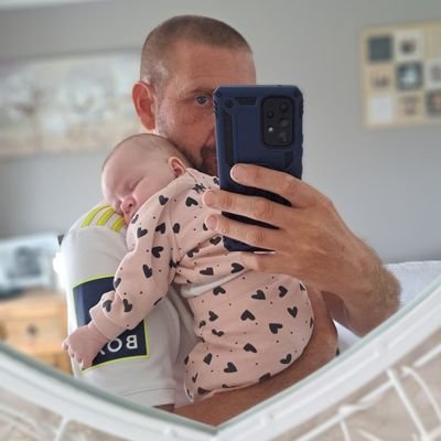 #lufc 🦚🇮🇨 we're gonna give the boys a 👏
stand 🆙️ and sing for Leeds Utd 📢
Husband👩/Father🙎♂️🙎♂️/Grandad🙎♀️🙎♂️🙎♀️ Electrician⚡️