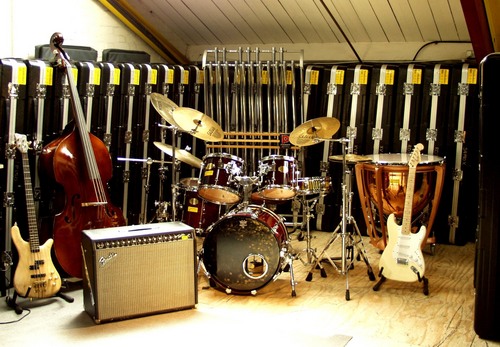 Established 1978 we hire a wide range of musical and studio equipment including keyboards and synthesizers, PA Systems, drums & percussion, & amplifiers.