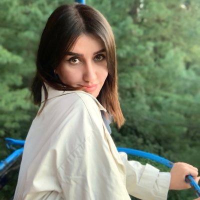 «دنیا نیاز به انقلابی نیاز دارد که فرمانده اش یک زن باشد»