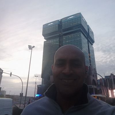 Vinotinto de corazón cansado de estos gobernantes ineptos y corruptos. Fuera el socialismo de nuestras tierras