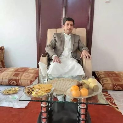 I am Assadi , a businessman who sells all types of brand new apple products shipped in directly from apple store. we sell IPHONES WRISTWATCHES MACBOOK