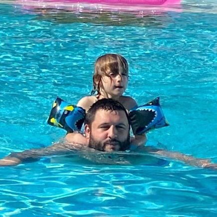 Part qualified accountant, occasionally tweeting about the gym, football (Man Utd, 1874 Northwich), NFL (Saints), music, life, the universe, #TheBabyLeo