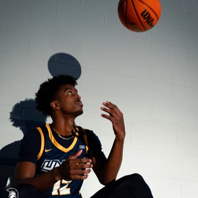 6’5 SG/SF  || UNCGMBB ||