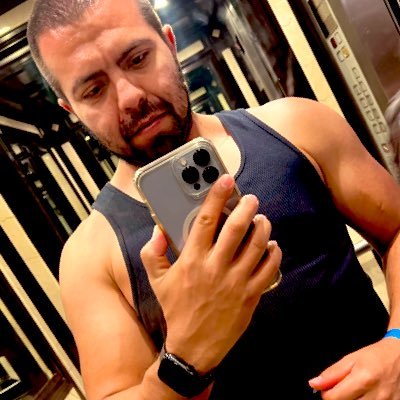 ohmi_herrera's profile picture. Ing. en mecatronica, amante de la musica electronica, 37 años etc etc etc