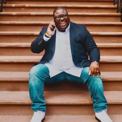 Founder of @vipmarketingusa and @wecraftcreative contributor to @Entrepreneur text me 843-279-5843 Eric Elliott™️ host of The AdCast (podcast)