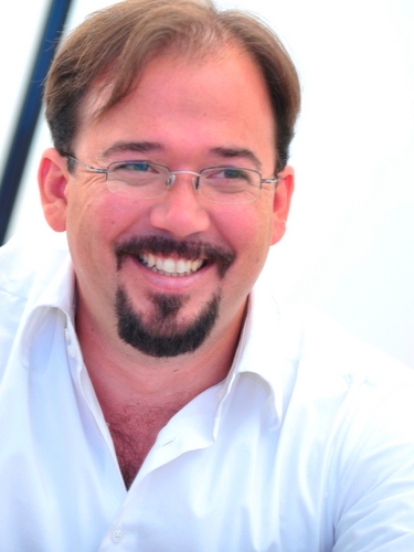 Verhaltensbiologe, Keynote Speaker, Medien-, Reden- und Präsentationstrainer, Feuilletonist @RONDO,  Foodie @SPEISING.NET  Lektor: @Anthropologie