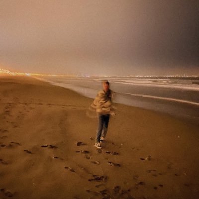 angelgomz's profile picture. un poco nerdy 🤓