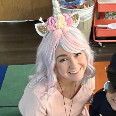 Carolinee0112's profile picture. 