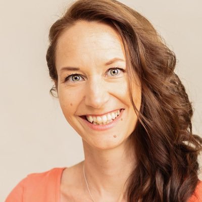 Toiminnanjohtaja @viestiry - aiheena #viestintä #johtajuus #viestinnäntulevaisuus #viestintänyt #tiedotusosasto -podcast #työelämä #vuorovaikutus