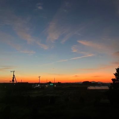 はじめまして❗️風景の写真を撮っています。特に夕焼け、青空、雲、海、寺院が好きです。食べ物は麺類、焼肉、カレー、寿司が好きです。何でも好きなんですが😅エロ、副業はダメ🙅‍♂️🙅‍♂️🙅‍♂️食へ物メインのYouTubeも始めましたのでよろしくお願いします❗️