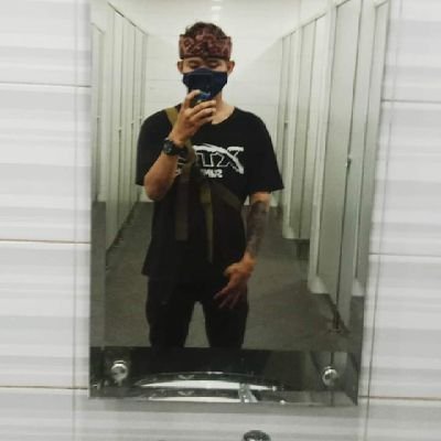 tirtasatria15's profile picture. tetap rendah hati ☺️