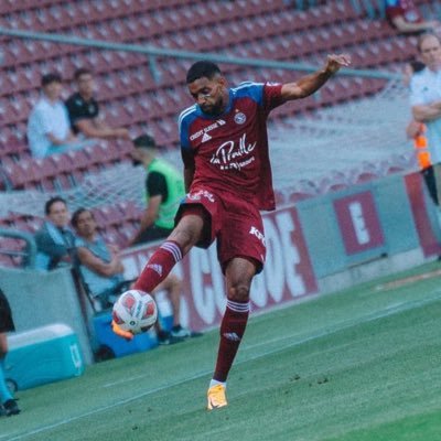 Footballeur professionnel au @servetteFC