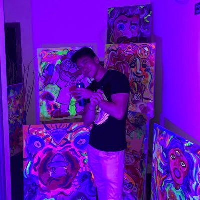 tim3v's profile picture. hmm