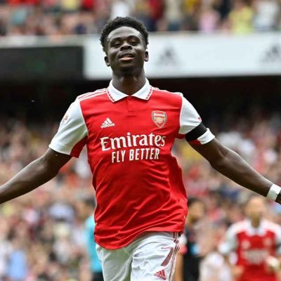 Bukayo Saka defender