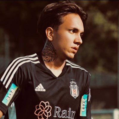 Professional football player at Beşiktaş JK and Turkish National Team. @besiktas & @millitakimlar