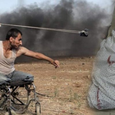 NarinceliM's profile picture. Annesi Nil Nehri’ne bıraktığında, süt emme çağındaki  Musa aleyhisselâm, suda boğulmadı.
Oysa en zayıf  durumdaydı.
Firavun ise boğuldu.
Halbuki zorbalığının zi