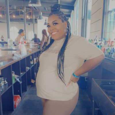 MSW 💕 | Behavior Therapist 🧘🏾♀️| STARtender ⭐️🍹| CEO of Poppin’ Puckers 💋|