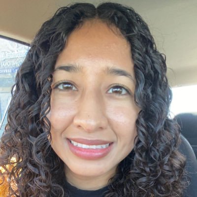 dloera77's profile picture. Proud Bilingual Educator 🍎🏫🇲🇽🇺🇸👩🏻‍🏫🎨🎼✏️ Youth Leader 💖🙏✝️⚽️ Faith, Family, food, nature, sports, & traveling 🍴🏝🍁🐬🌻🏕✈️🚗