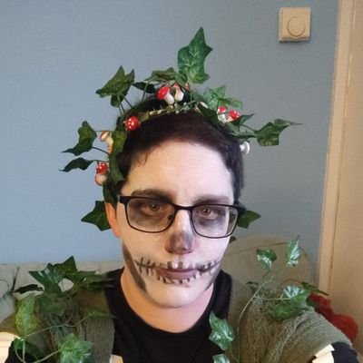 laevisiloki's profile picture. 📚RECENTLY DONE WITH BEING A PhD student working on gender in medieval rímur. 🇮🇸 Full-time plant parent. 🌿Appalling puns a specialty. 🏳️‍🌈 They/hán. 🏳️‍⚧️