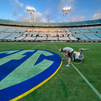 Husband & Father of two boys. Turf Staff @TIAABankField and Miller Electric Center 15 years. Florida man. Lover of grass. Son is a #CFWARRIOR #JAGUARS #DTWD.