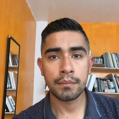 Chris_engandlaw's profile picture. Ingeniero, Estudiante de Derecho, English, Français, Português, Русский