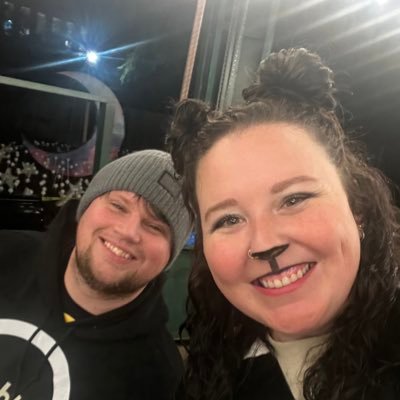 MegMD92's profile picture. sorry to those of you that followed me before I fell all these fandoms ‘92 Aroha Atiny, Army, EXO-L, IGOT7, Monbebe, Carat, Stay, MOA and more 🤷🏻‍♀️ multistan