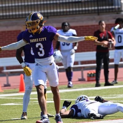 DB @EllsworthFTBALL |6’2|191|4.4 40|Qualifier ⭐️⭐️⭐️ #JUCOPRODUCT #LLTAE