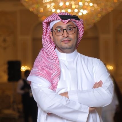 مدير عام مؤسسة خصم خاص لسداد المبكر المالية ، محلل سياسي في قناة ٣٣١٠ (الحساب صدقه جارية
لروبن ويليامز )