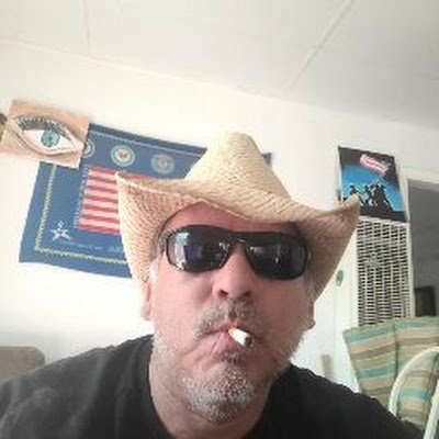 LlanezJess's profile picture. 