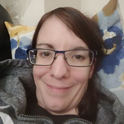 Hi,
I like to write, draw, play games, and watch tv shows. Hope to make new friends. Dm anytime. 😍 (18+)