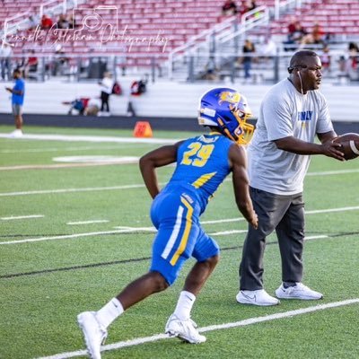 La Vega DB/RB Student athlete C’25.   johnny.hammond1@icloud.com. #254-577-9191 NCAA#2308997294