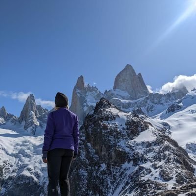 Muere con recuerdos, no con sueños.
Naturaleza y deporte.
No soy yo, es mi Twitter